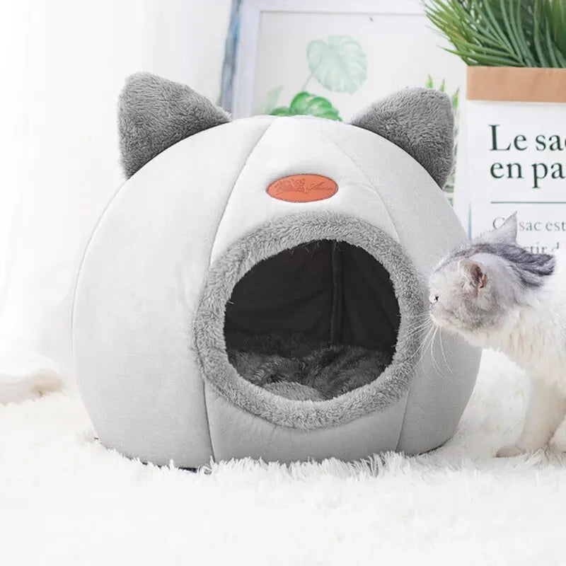 Maison "Cat-Face" – Le Nid Douillet en Forme de Chat